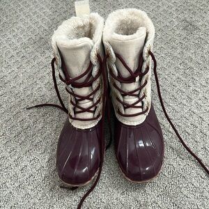 Jack Roger winter boots in burgundy and gold